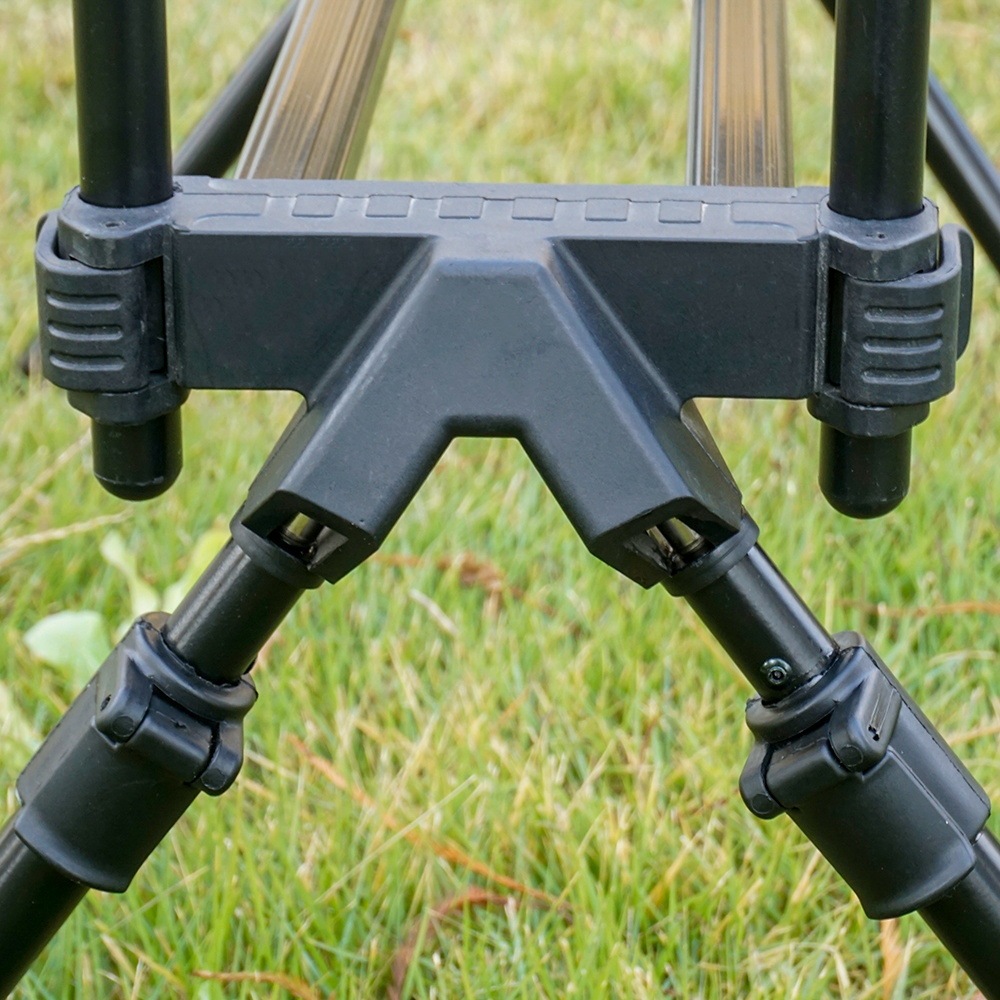 ポータブルアルミ製鯉釣り竿スタンド 折りたたみ式伸縮ホルダー - Fishing Rod Pod のレビューと価格